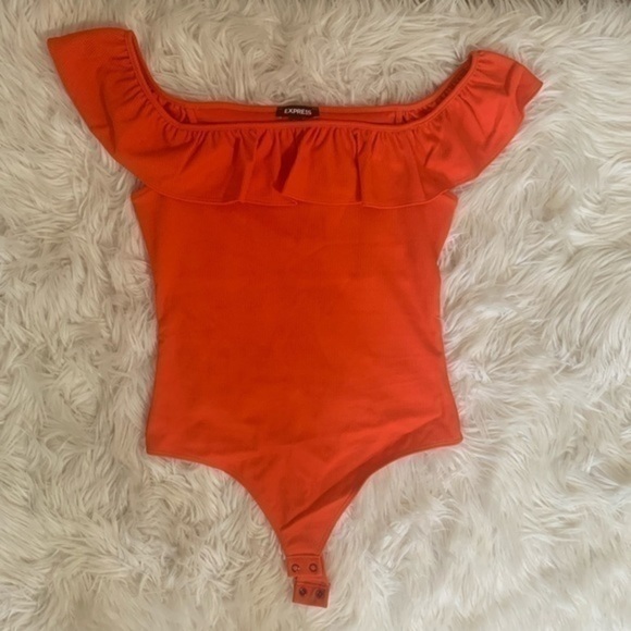 Express‎ Ribbed Ruffle Off Shoulder Bodysuit Small - Picture 4 of 10